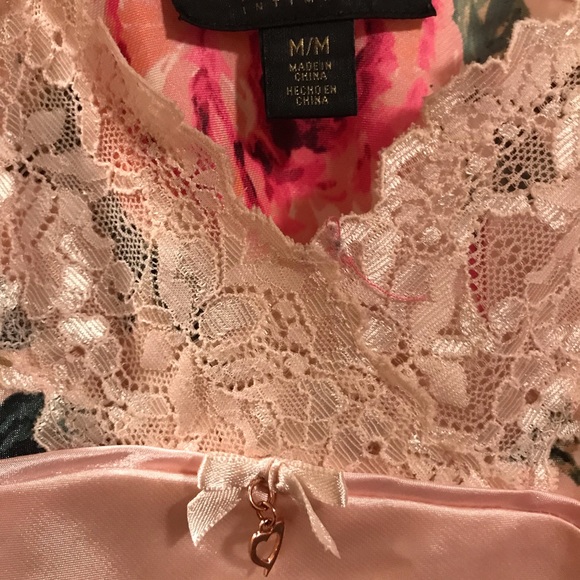 LACE ROSE LINGERIE💕💕 - Picture 3 of 3